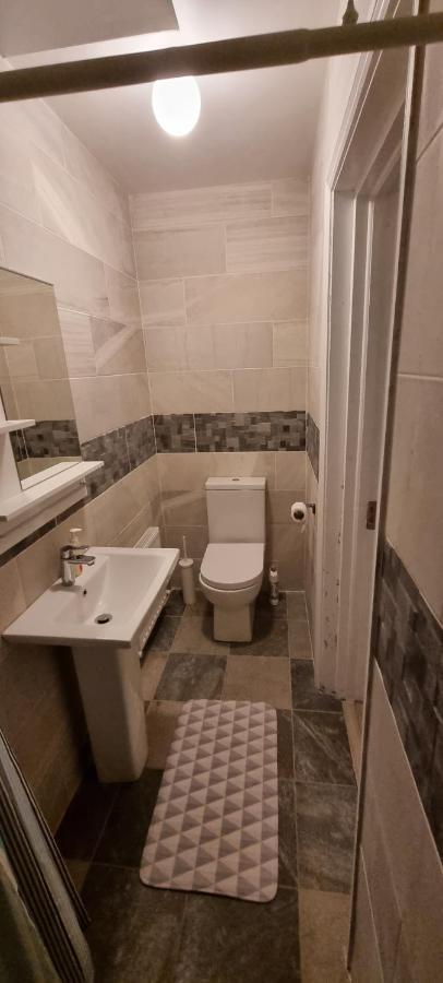 Spacious Curragh 2-Bed Apartment With Own Entrance Brownstown Luaran gambar