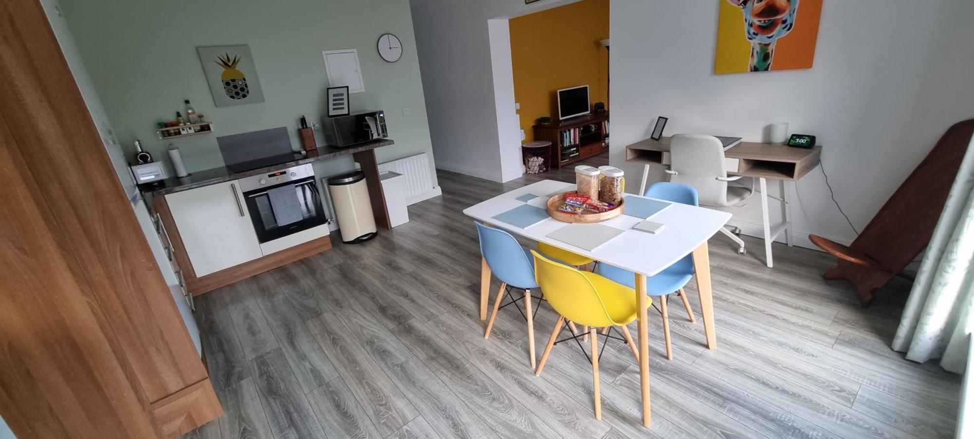 Spacious Curragh 2-Bed Apartment With Own Entrance Brownstown Luaran gambar
